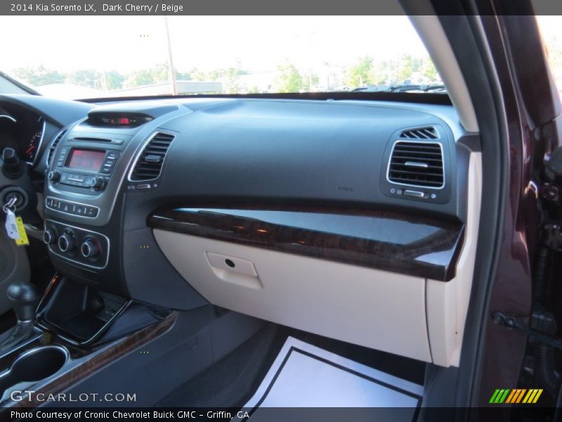 Dark Cherry / Beige 2014 Kia Sorento LX