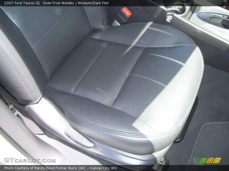 Silver Frost Metallic / Medium/Dark Flint 2007 Ford Taurus SE