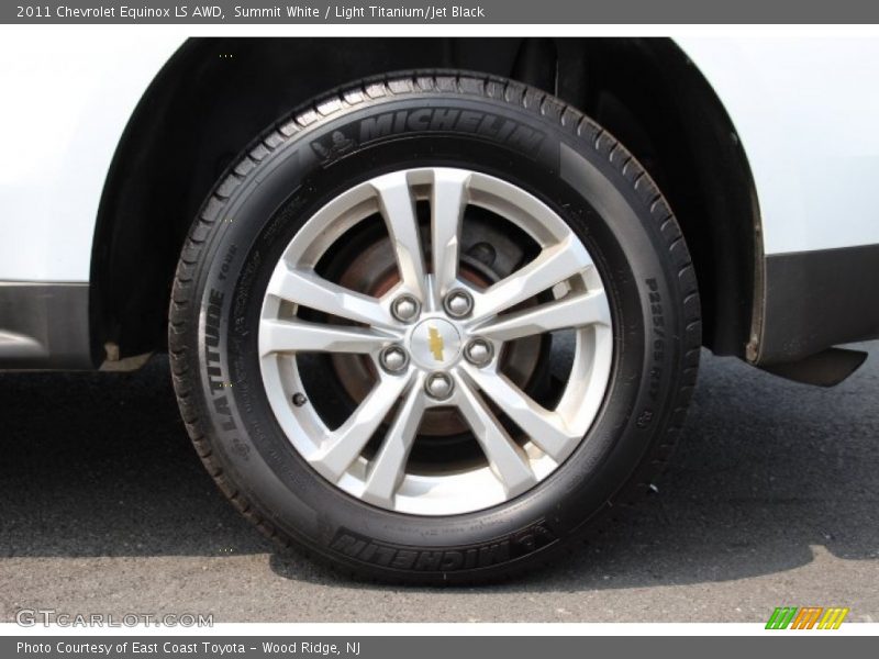 Summit White / Light Titanium/Jet Black 2011 Chevrolet Equinox LS AWD