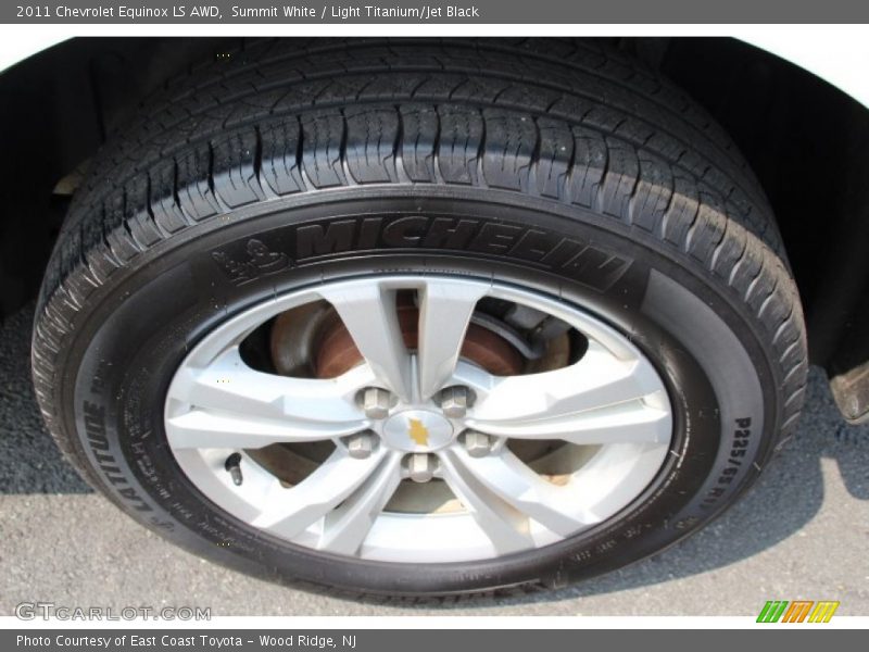 Summit White / Light Titanium/Jet Black 2011 Chevrolet Equinox LS AWD