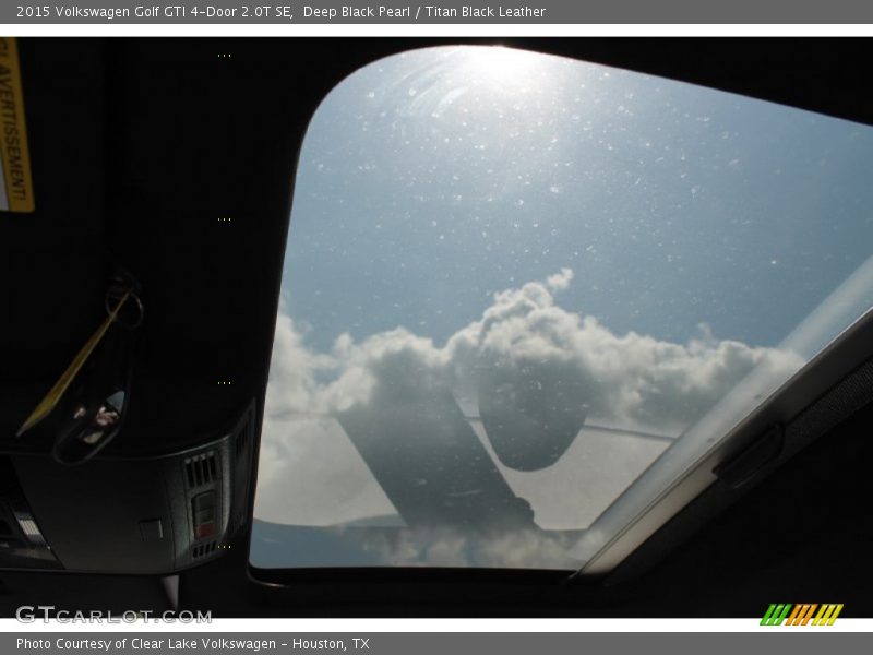 Deep Black Pearl / Titan Black Leather 2015 Volkswagen Golf GTI 4-Door 2.0T SE