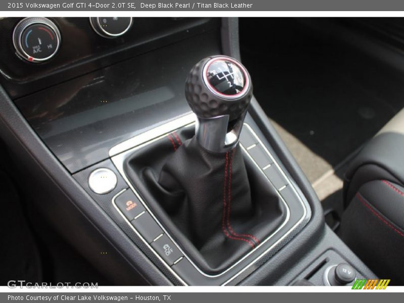 Deep Black Pearl / Titan Black Leather 2015 Volkswagen Golf GTI 4-Door 2.0T SE