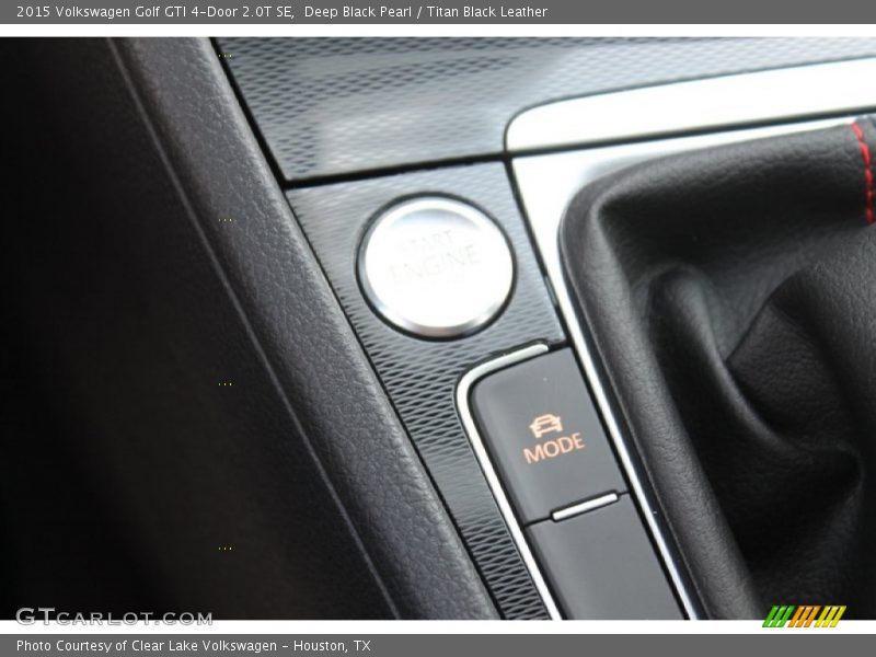 Deep Black Pearl / Titan Black Leather 2015 Volkswagen Golf GTI 4-Door 2.0T SE