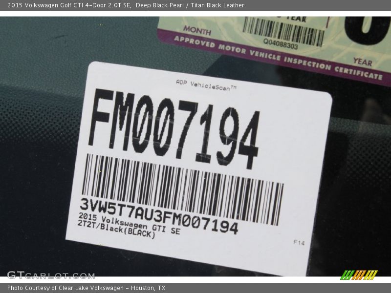 Deep Black Pearl / Titan Black Leather 2015 Volkswagen Golf GTI 4-Door 2.0T SE