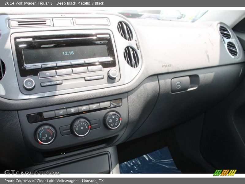 Deep Black Metallic / Black 2014 Volkswagen Tiguan S