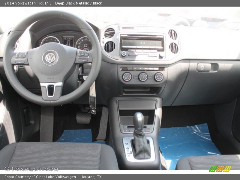 Deep Black Metallic / Black 2014 Volkswagen Tiguan S