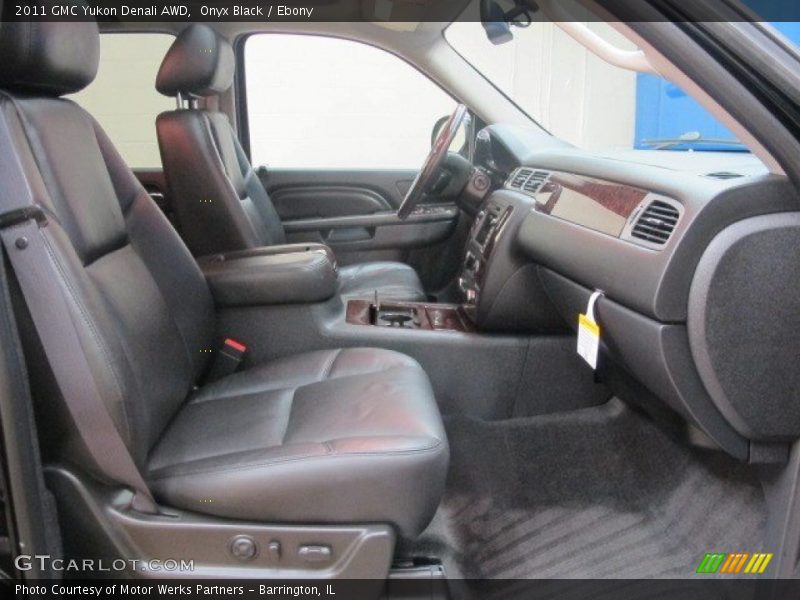 Onyx Black / Ebony 2011 GMC Yukon Denali AWD
