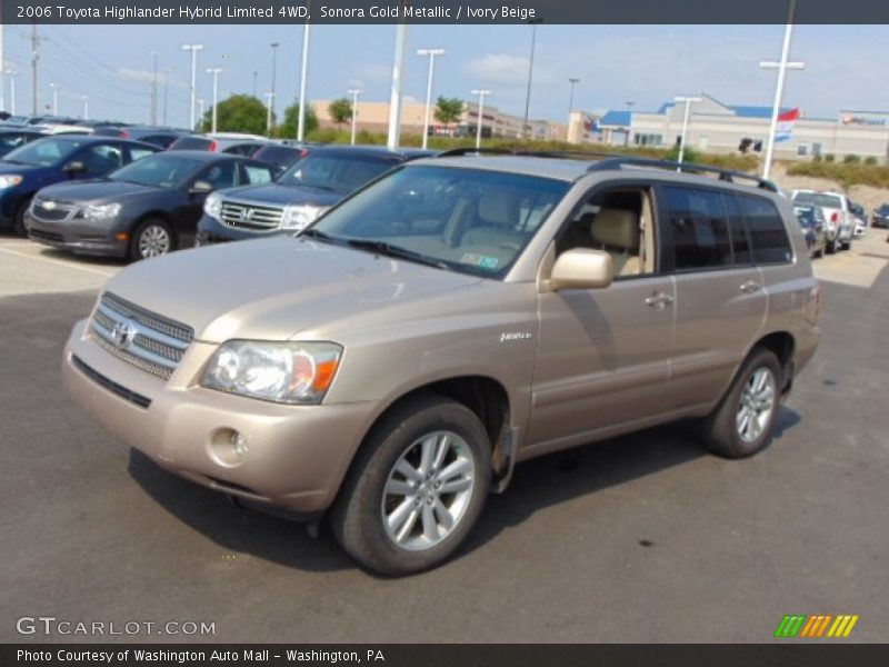 Front 3/4 View of 2006 Highlander Hybrid Limited 4WD