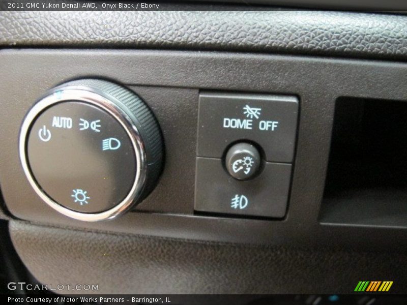 Onyx Black / Ebony 2011 GMC Yukon Denali AWD