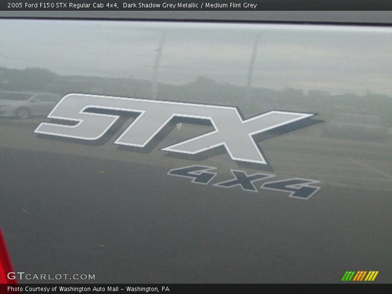 Dark Shadow Grey Metallic / Medium Flint Grey 2005 Ford F150 STX Regular Cab 4x4
