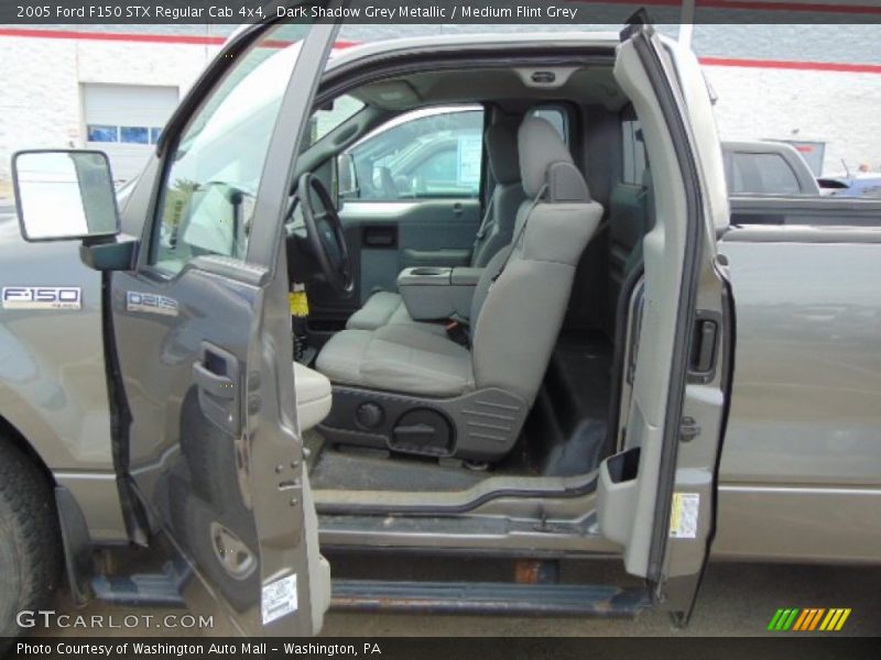 Dark Shadow Grey Metallic / Medium Flint Grey 2005 Ford F150 STX Regular Cab 4x4
