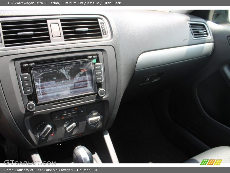 Platinum Gray Metallic / Titan Black 2014 Volkswagen Jetta SE Sedan
