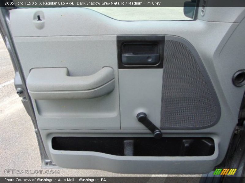Dark Shadow Grey Metallic / Medium Flint Grey 2005 Ford F150 STX Regular Cab 4x4
