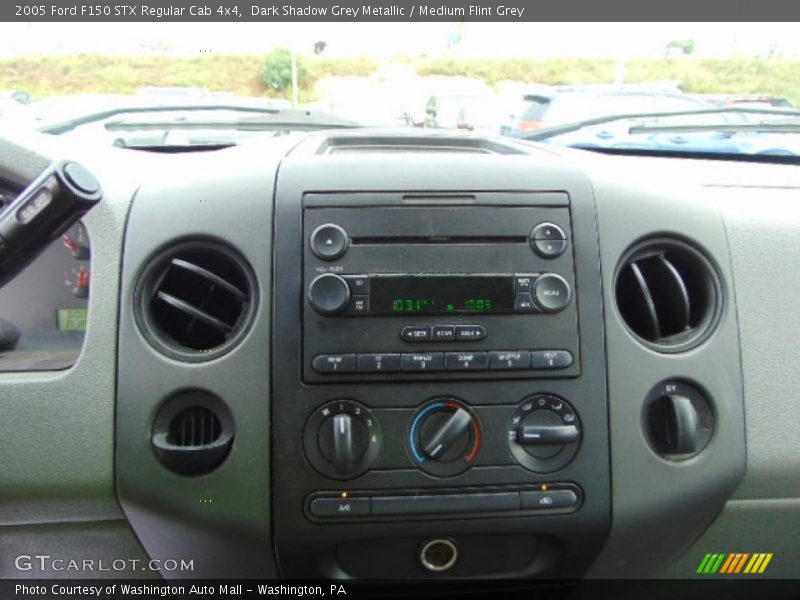 Dark Shadow Grey Metallic / Medium Flint Grey 2005 Ford F150 STX Regular Cab 4x4