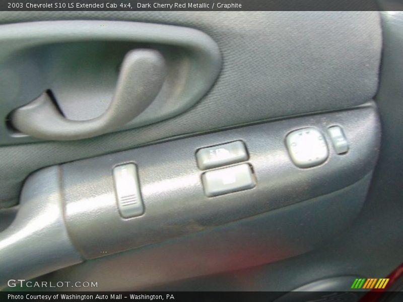 Dark Cherry Red Metallic / Graphite 2003 Chevrolet S10 LS Extended Cab 4x4