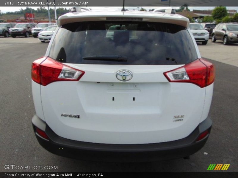 Super White / Ash 2013 Toyota RAV4 XLE AWD