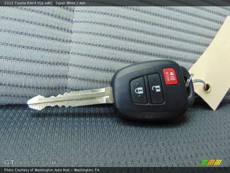 Super White / Ash 2013 Toyota RAV4 XLE AWD