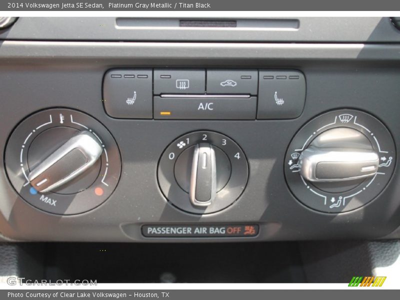 Platinum Gray Metallic / Titan Black 2014 Volkswagen Jetta SE Sedan
