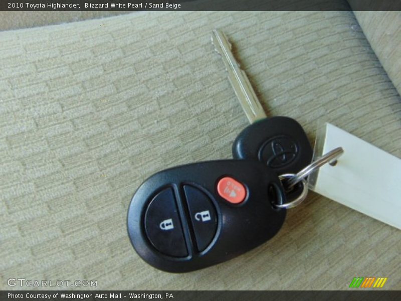 Blizzard White Pearl / Sand Beige 2010 Toyota Highlander