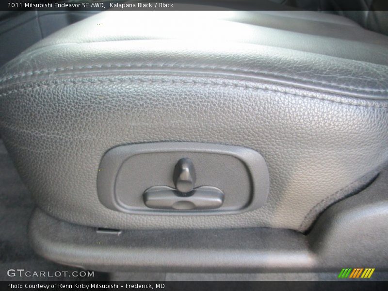 Kalapana Black / Black 2011 Mitsubishi Endeavor SE AWD