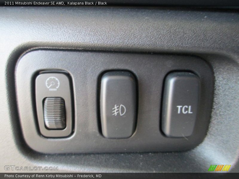 Kalapana Black / Black 2011 Mitsubishi Endeavor SE AWD