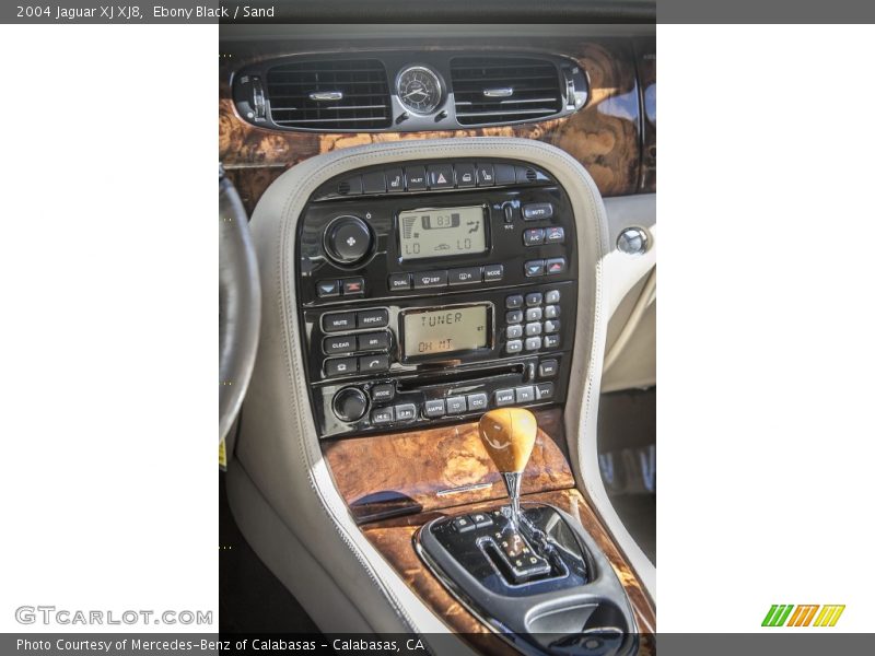 Ebony Black / Sand 2004 Jaguar XJ XJ8