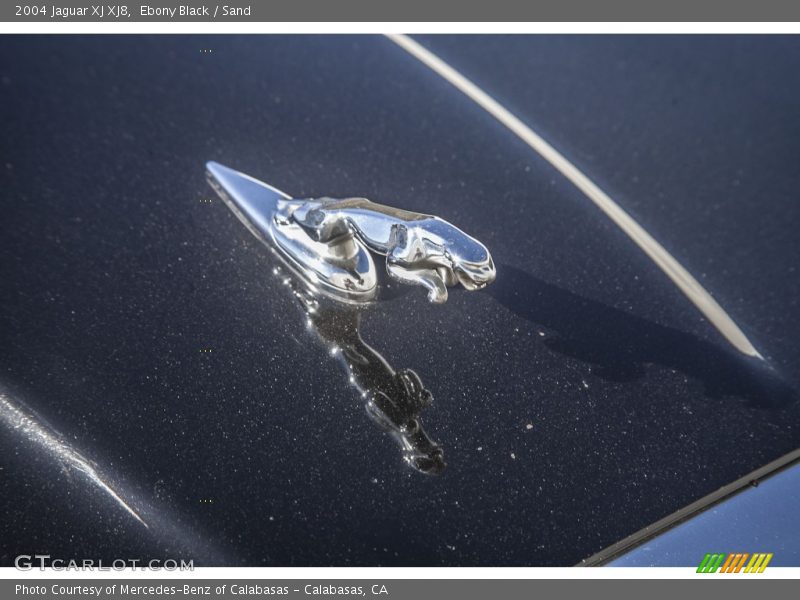 Ebony Black / Sand 2004 Jaguar XJ XJ8