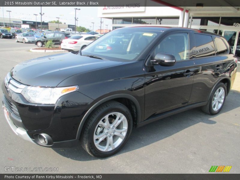 Labrador Black / Black 2015 Mitsubishi Outlander SE
