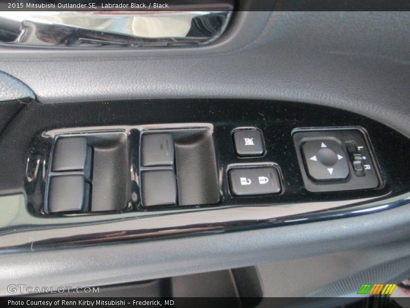 Labrador Black / Black 2015 Mitsubishi Outlander SE