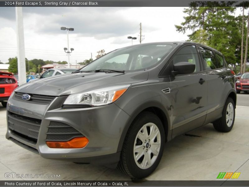 Front 3/4 View of 2014 Escape S
