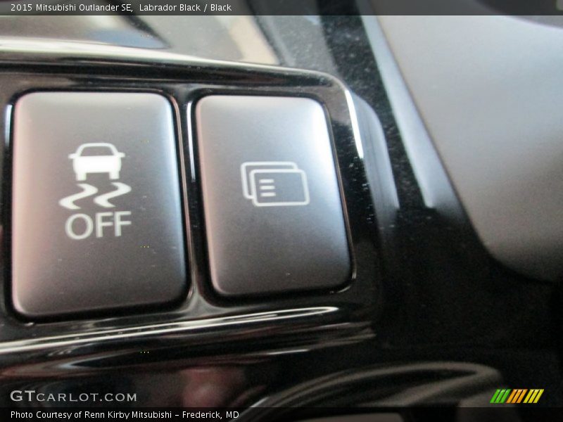 Labrador Black / Black 2015 Mitsubishi Outlander SE