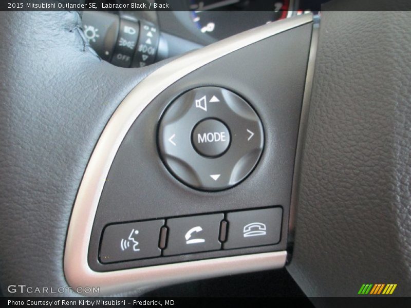 Labrador Black / Black 2015 Mitsubishi Outlander SE