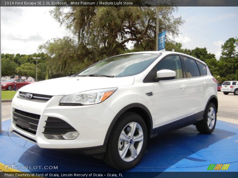 Front 3/4 View of 2014 Escape SE 2.0L EcoBoost