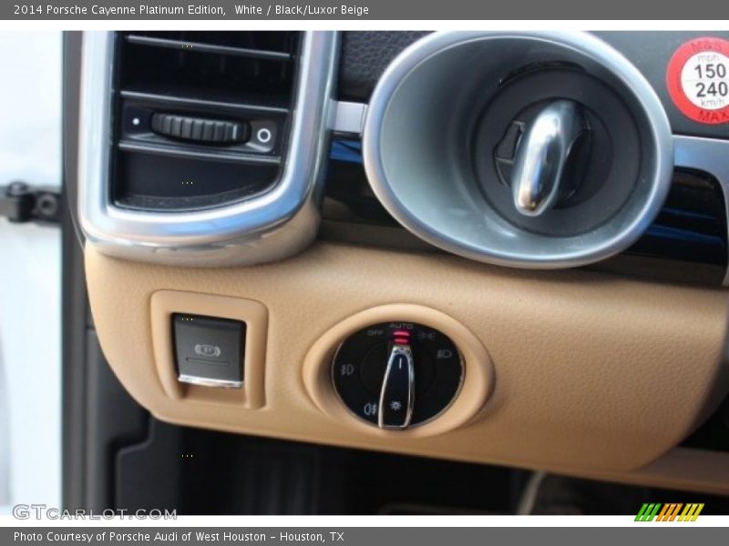 Controls of 2014 Cayenne Platinum Edition