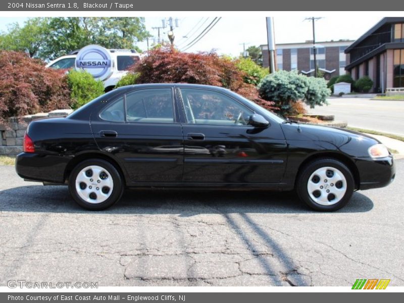 Blackout / Taupe 2004 Nissan Sentra 1.8