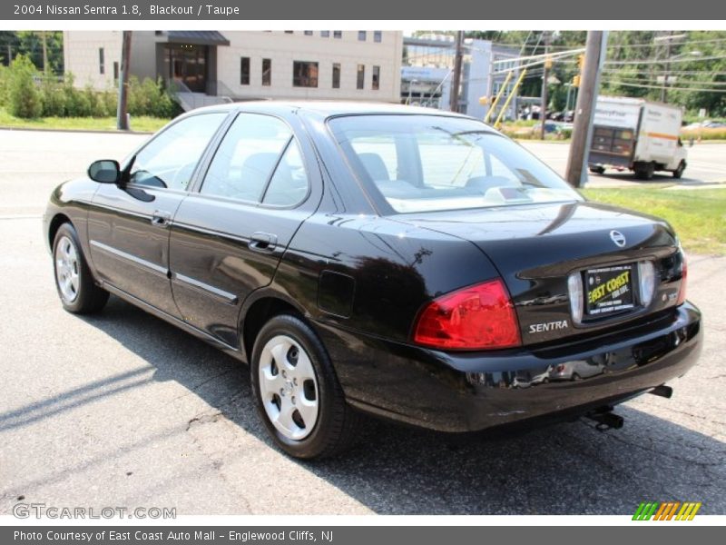 Blackout / Taupe 2004 Nissan Sentra 1.8