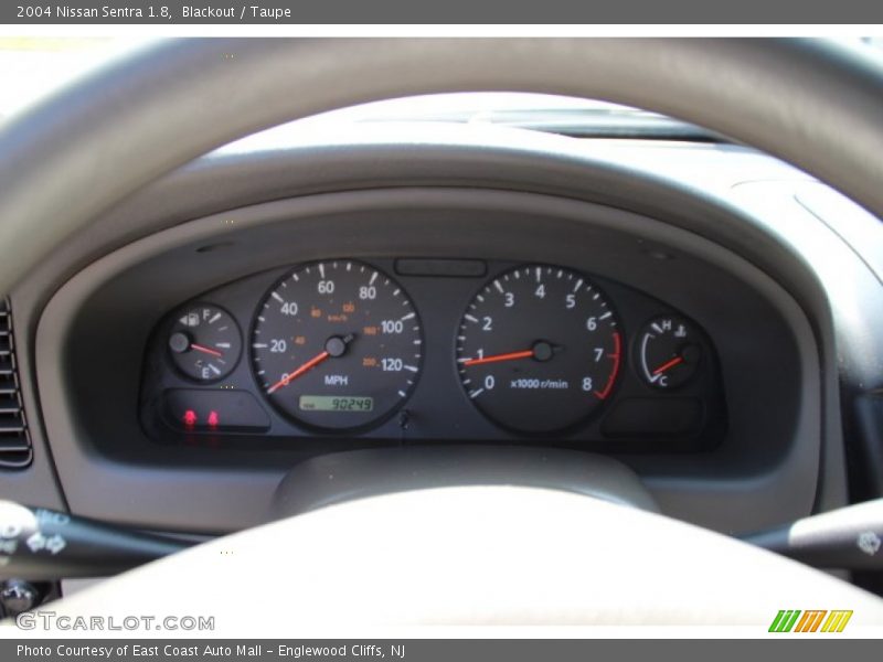 Blackout / Taupe 2004 Nissan Sentra 1.8