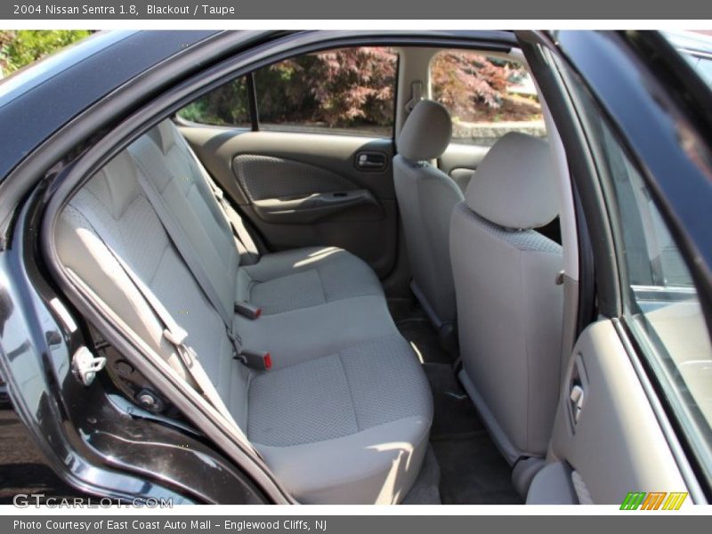 Blackout / Taupe 2004 Nissan Sentra 1.8