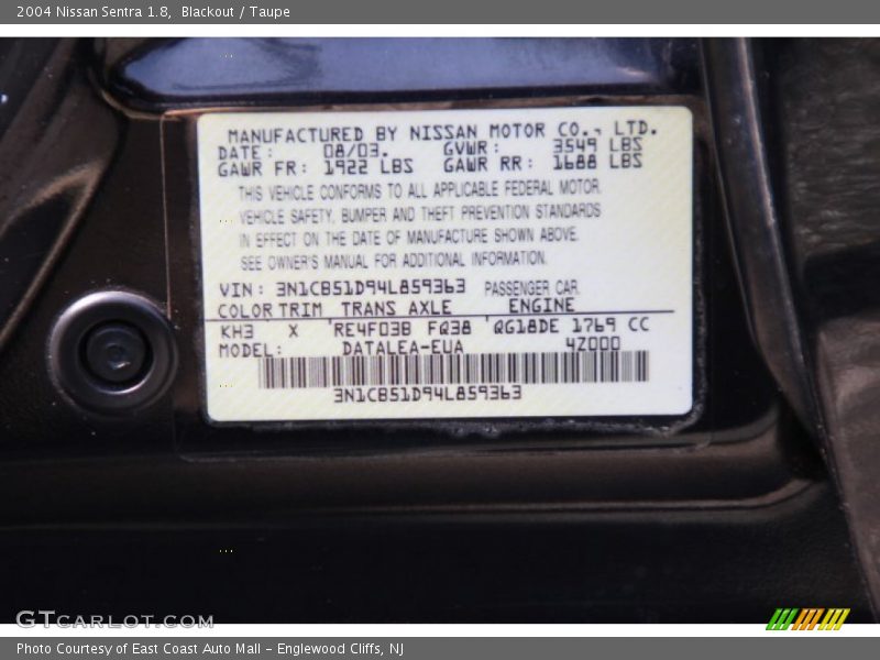 Blackout / Taupe 2004 Nissan Sentra 1.8
