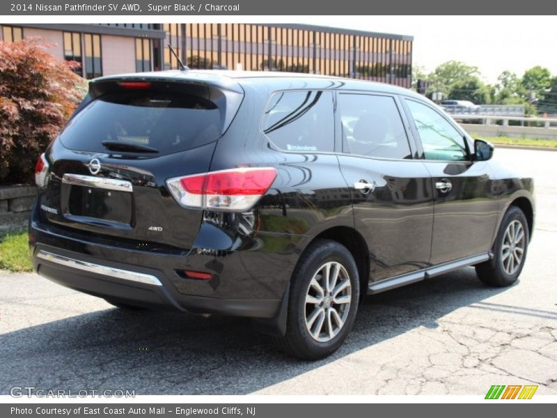 Super Black / Charcoal 2014 Nissan Pathfinder SV AWD