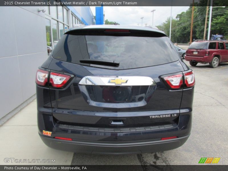 Blue Velvet Metallic / Dark Titanium/Light Titanium 2015 Chevrolet Traverse LS