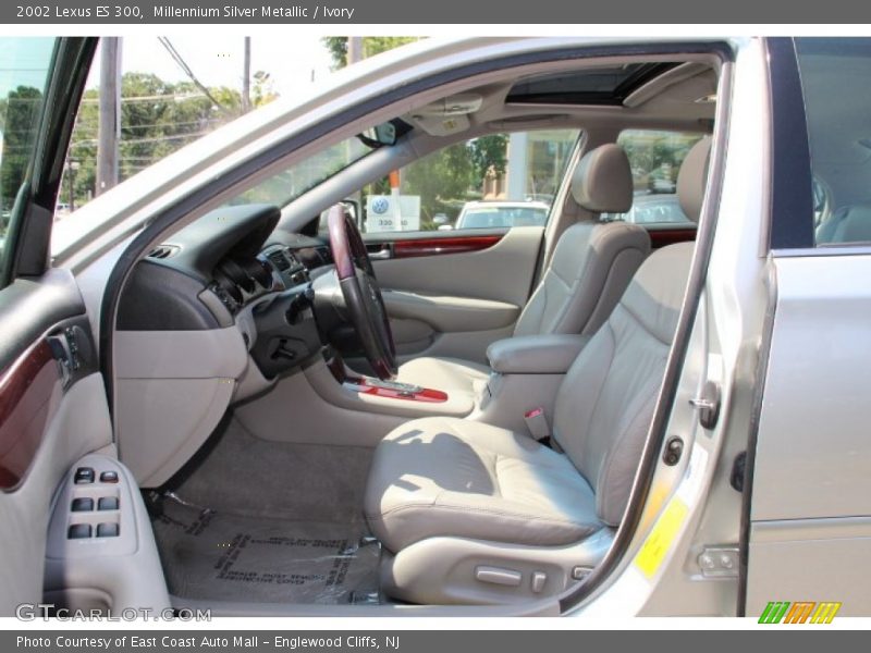 Millennium Silver Metallic / Ivory 2002 Lexus ES 300