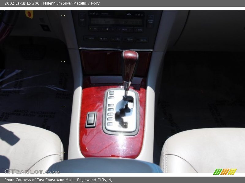 Millennium Silver Metallic / Ivory 2002 Lexus ES 300