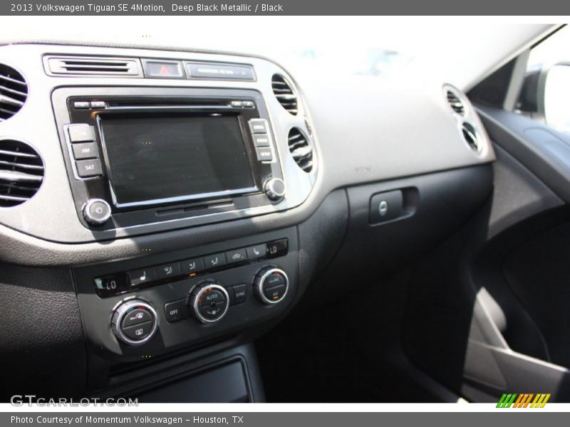Deep Black Metallic / Black 2013 Volkswagen Tiguan SE 4Motion
