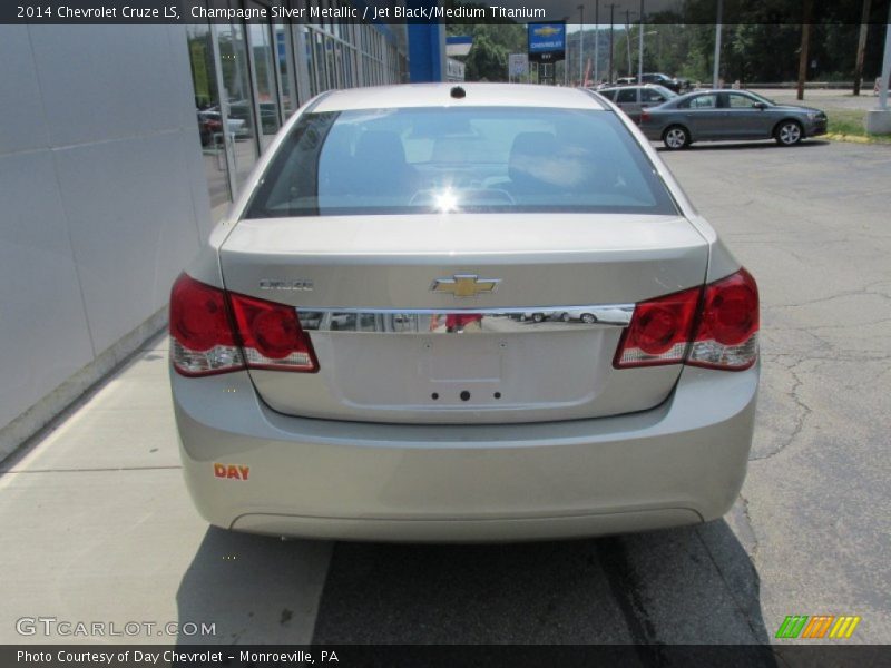 Champagne Silver Metallic / Jet Black/Medium Titanium 2014 Chevrolet Cruze LS