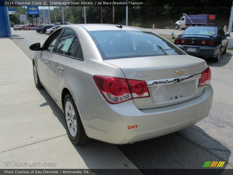 Champagne Silver Metallic / Jet Black/Medium Titanium 2014 Chevrolet Cruze LS