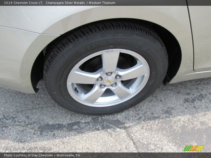 Champagne Silver Metallic / Medium Titanium 2014 Chevrolet Cruze LT