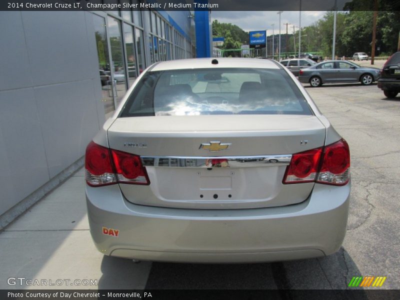 Champagne Silver Metallic / Medium Titanium 2014 Chevrolet Cruze LT