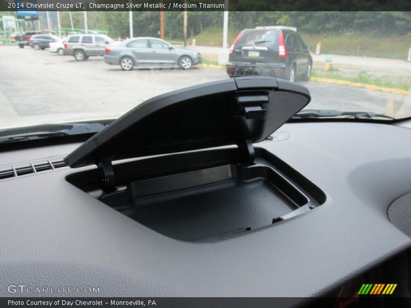 Champagne Silver Metallic / Medium Titanium 2014 Chevrolet Cruze LT