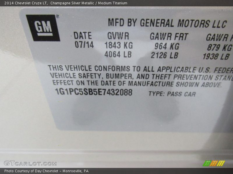 Champagne Silver Metallic / Medium Titanium 2014 Chevrolet Cruze LT